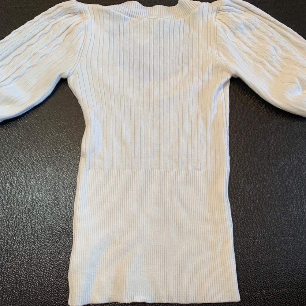 Brand new Bebe White Scoop Neck Elbow-Sleeve Cable Sweater - Sz M (NWT) - Picture 3 of 8